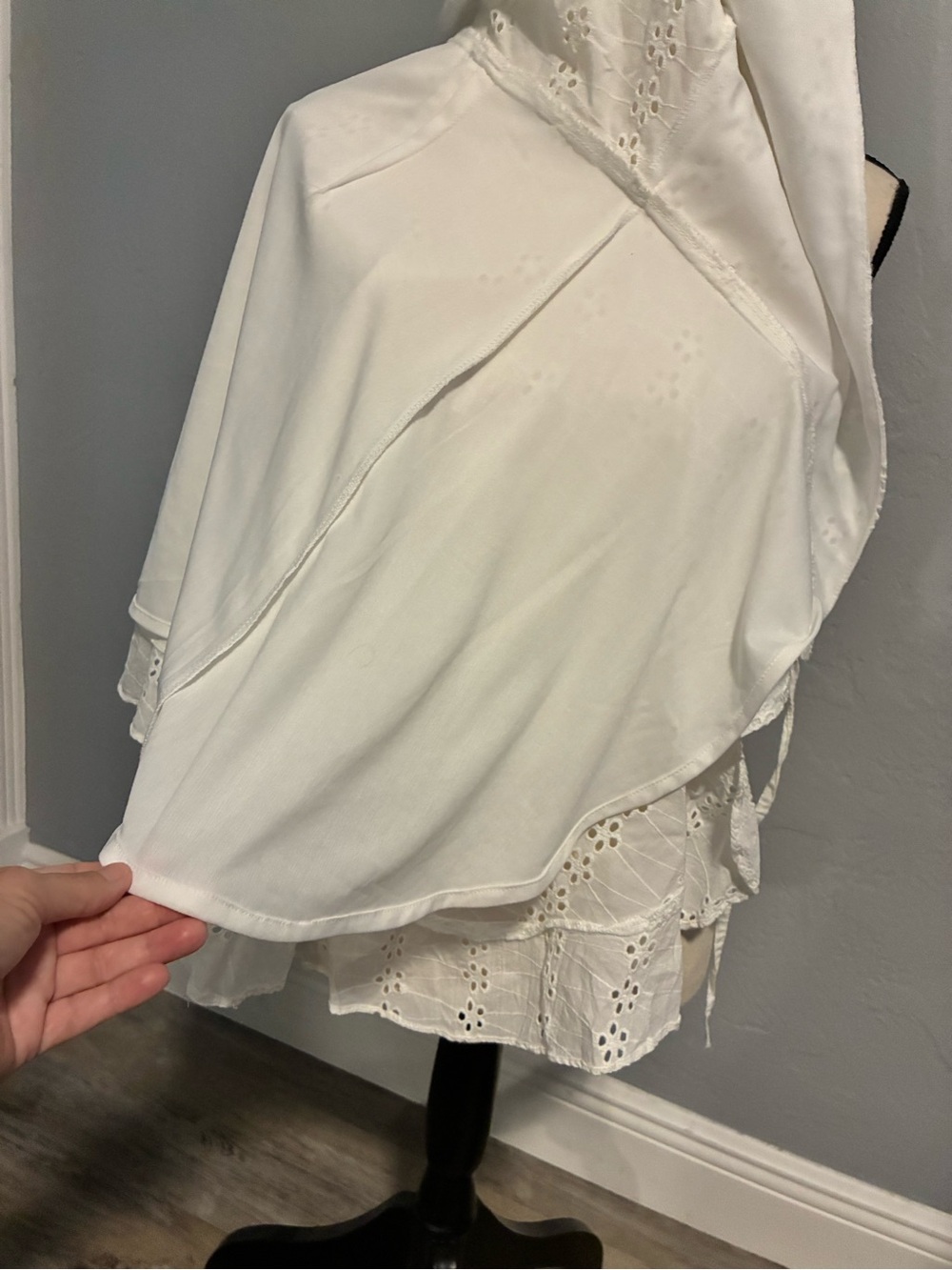 White Japna Dress size Medium - Picture 9 of 9